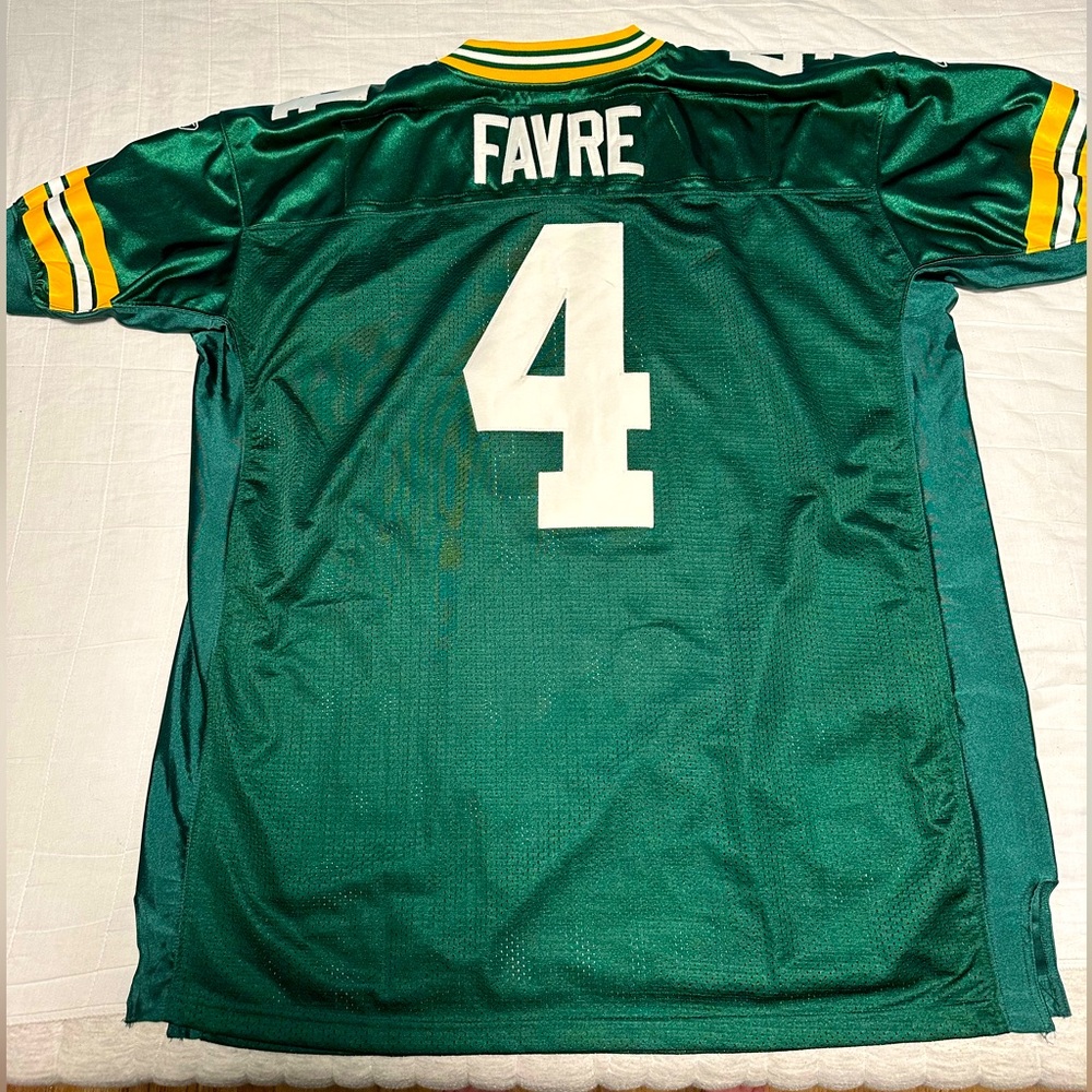 2007 Brett Favre Authentic Jersey 48 .  Favre’s last year in Green Bay.